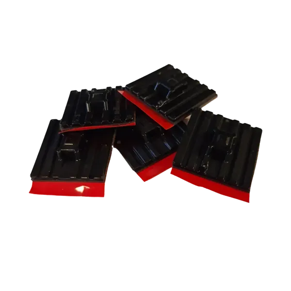 Buntebåndfeste 4,8mm 28x28mm sort plast flexibel