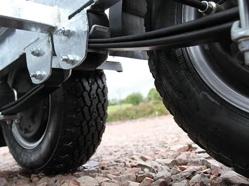 Maskinhenger XTREME 6809 m/baklem 2700kg