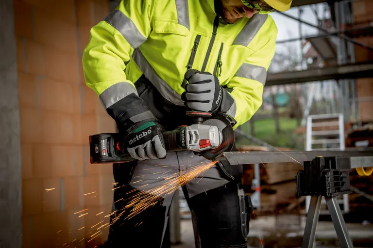 Metabo Vinkelsliper WVB 18 LT BL 11-125 Quick inkl. 2x5,5Ah Bat, Lader ASC 145 & Metabox 165l