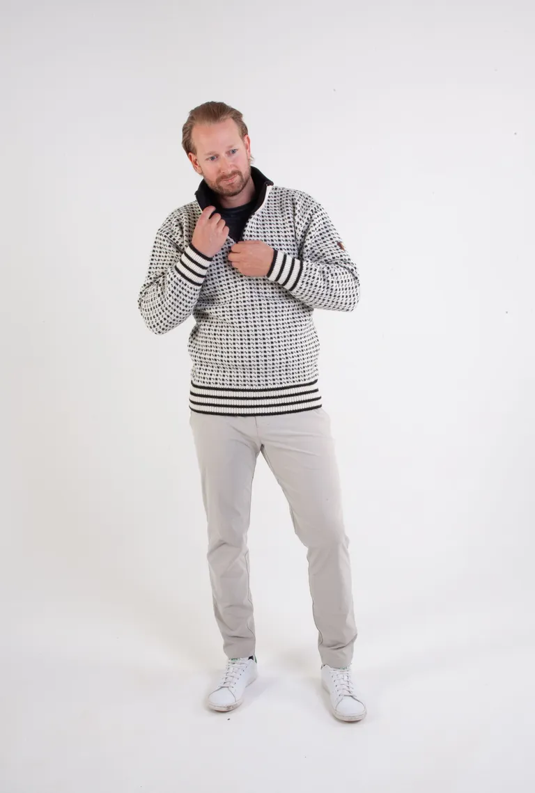Islender Genser m/Høy hals & zip, Hvit/Sort