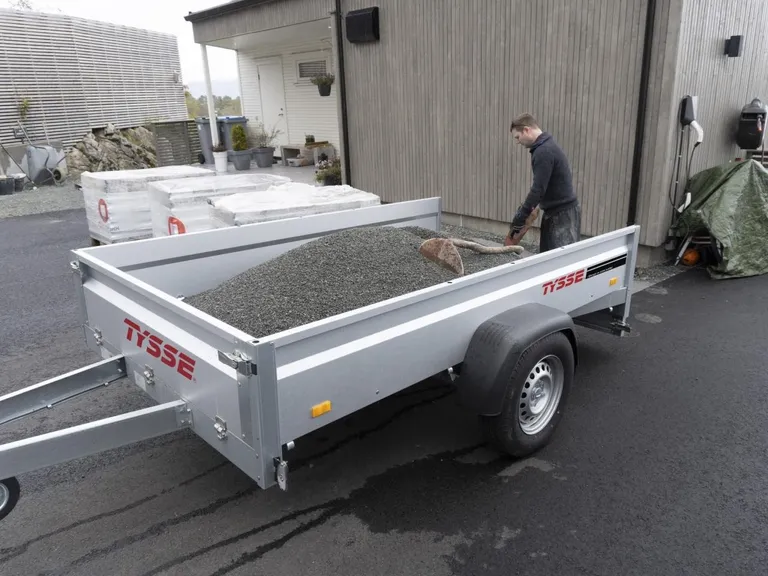 TYSSE 6077 m/tipp og forst. baklem, 750 kg, Varehenger