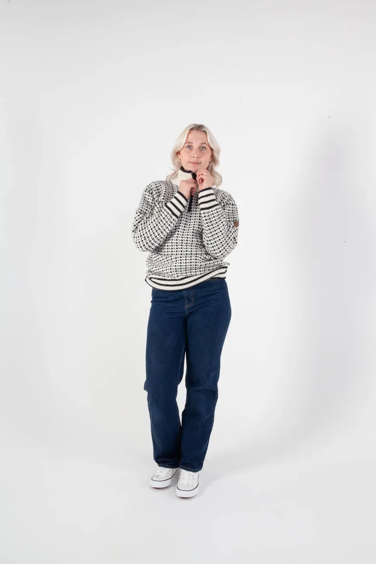Islender Genser m/Høy hals & zip, Hvit/Sort