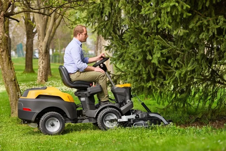 Sitteklipper, Stiga Park 500 WX