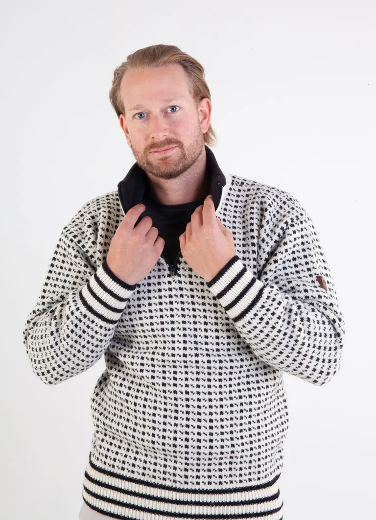 Islender Genser m/Høy hals & zip, Hvit/Sort
